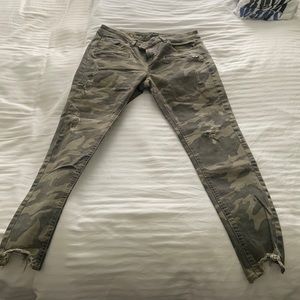 Zara Camo Jeans NWOT